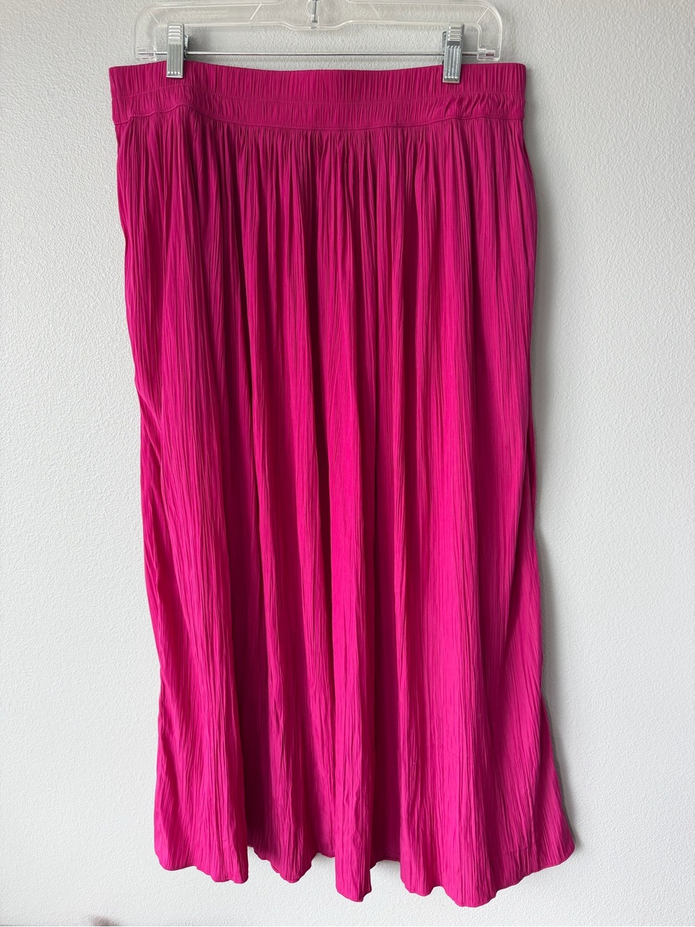 Chico’s dark pink crinkle pleated maxi skirt sz 2 Women’s sz L
